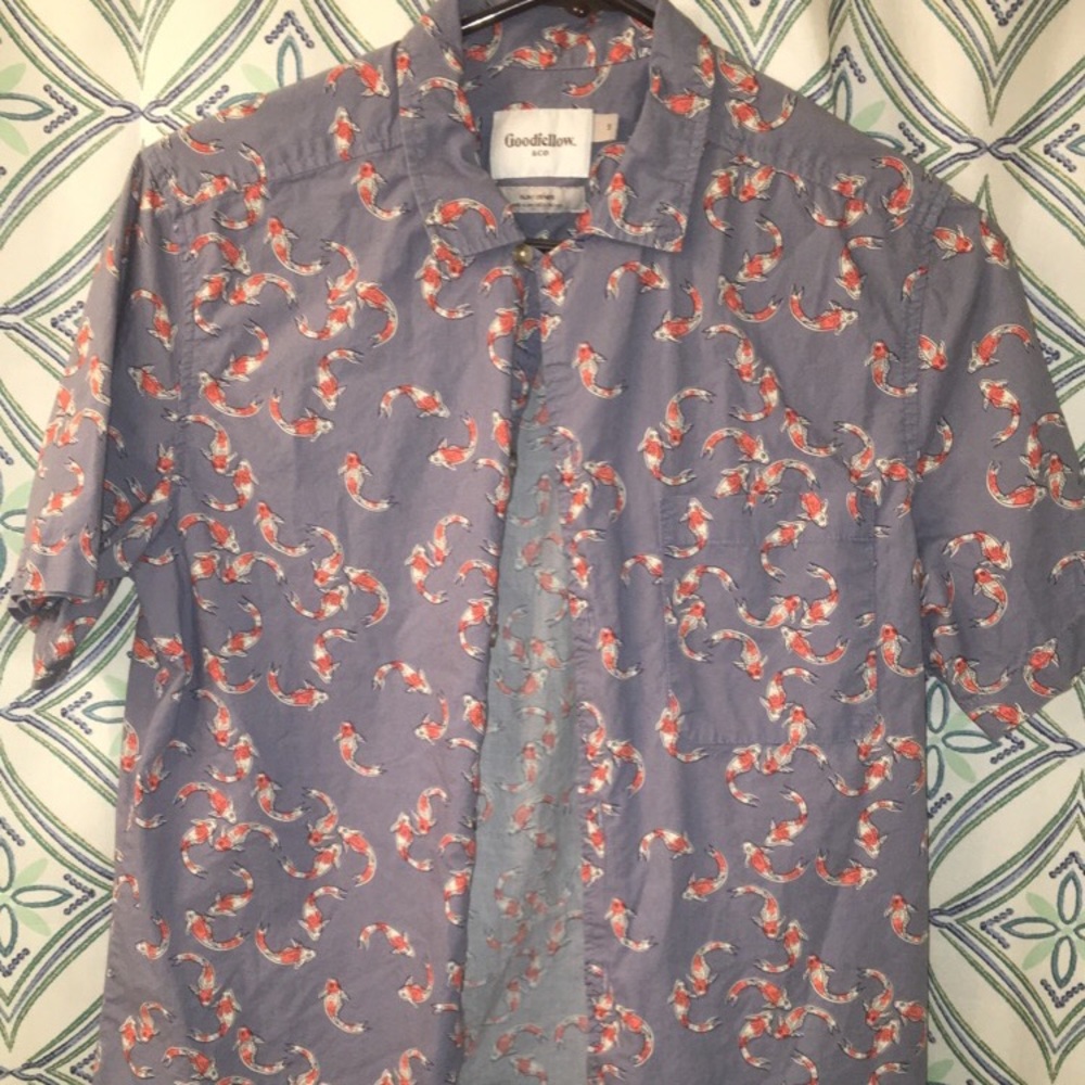 GoodFellow & Co Blue Koi Fish Button Up Shirt Mens
